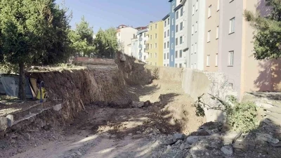 Heyelan nedeniyle evleri boşaltılan mağdurların endişeli bekleyişi sürüyor
