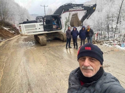 Heyelan nedeniyle kapanan yol onarıldı
