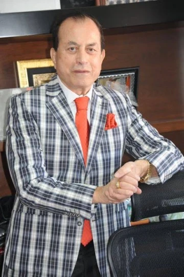 Hikmet Sevcan vefat etti.