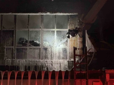 Hırdavat dükkanı alev topuna döndü, ekipler seferber oldu
