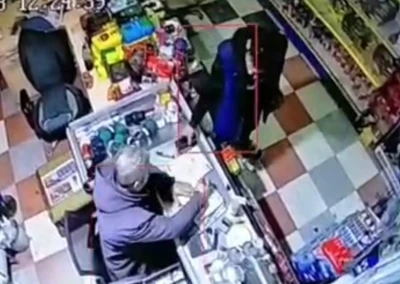 Hırsız &ouml;nce kameraya sonra polise yakalandı
