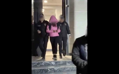 Hırsızlık su&ccedil;undan 25 yıl hapis cezasıyla aranıyordu, yakalandı
