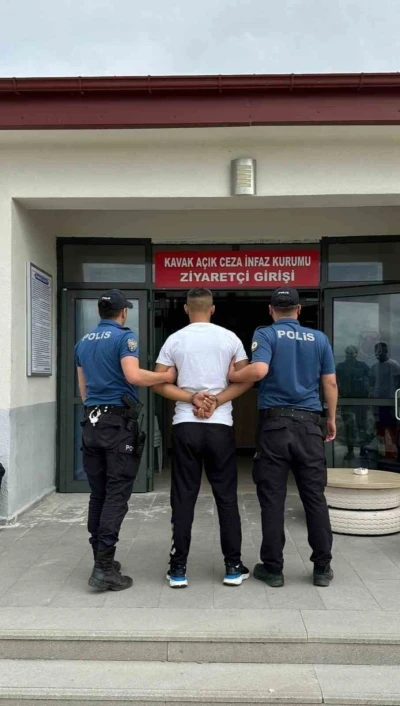 Hırsızlık suçundan 8 yıl 4 ay hapis cezası bulunan hükümlü yakalandı
