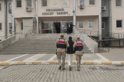Hırsızlık su&ccedil;undan aranan şahıs yakalandı
