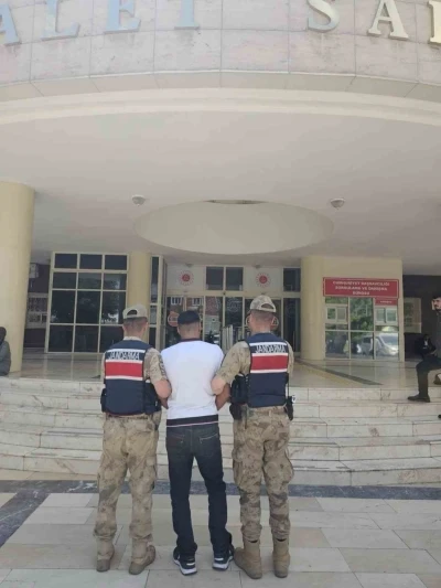Hırsızlık su&ccedil;undan aranan şahıs yakalandı

