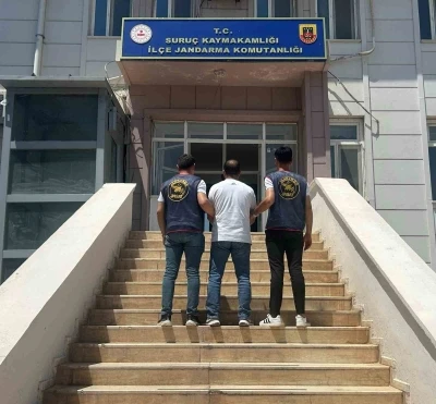 Hırsızlık su&ccedil;undan aranan şahıs yakalandı
