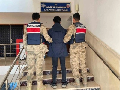 Hırsızlık su&ccedil;undan aranan şahıs yakalandı