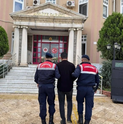 Hırsızlık suçundan aranıyordu, yakalandı

