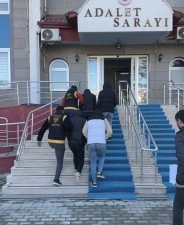 Hırsızlık ş&uuml;phelisi 4 şahıs tutuklandı