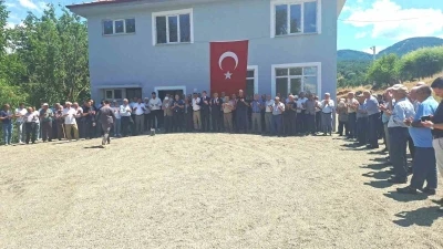 Hisarcık Aşağı Yoncaağa&ccedil; K&ouml;y&uuml;&rsquo;nde &Ccedil;ok Ama&ccedil;lı Salon a&ccedil;ıldı ve hayır yemeği d&uuml;zenlendi
