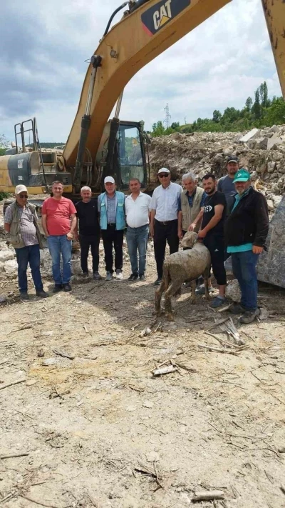 Hisarcık-Gediz kara yolunda &ccedil;alışmalar yeniden başladı
