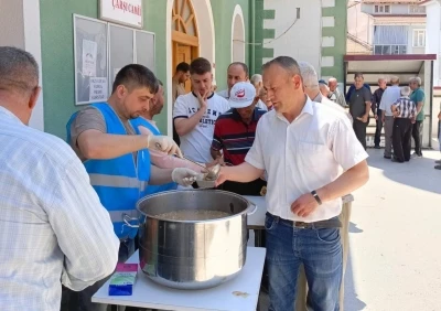 Hisarcık İl&ccedil;e M&uuml;ft&uuml;l&uuml;ğ&uuml;&rsquo;nden aşure ikramı
