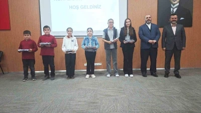 Hisarcık İl&ccedil;e M&uuml;ft&uuml;l&uuml;ğ&uuml;nce başarılı &ouml;ğrenciler &ouml;d&uuml;llendirildi
