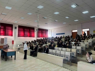 Hisarcık MYO&rsquo;da bağımlılıkla m&uuml;cadele semineri d&uuml;zenlendi
