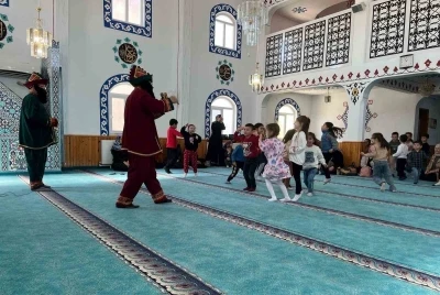 Hisarcık&rsquo;ta 4-6 yaş Kur&rsquo;an Kursu &ouml;ğrencilerine Hacivat ve Karag&ouml;z g&ouml;sterisi
