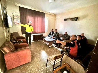 Hisarcık&rsquo;ta belediye itfaiye personeline ara&ccedil; yangınlarına m&uuml;dahale eğitimi
