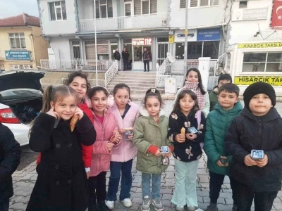 Hisarcık&rsquo;ta minikler oru&ccedil;larını Ramazan topu eşliğinde a&ccedil;tı

