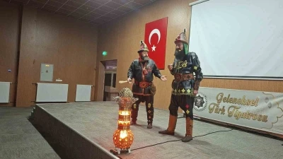 Hisarcık’ta öğrencilere &quot;Yeşil vatan, orman sevgisi&quot; konulu Hacivat-Karagöz gölge oyunu
