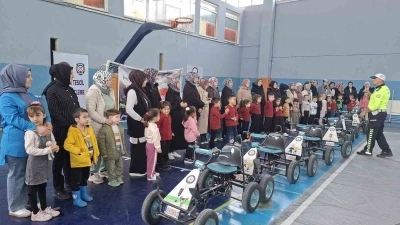 Hisarcık&rsquo;ta &ouml;ğrencilere uygulamalı ve teorik trafik eğitimi
