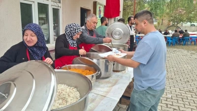 Hisarcık Yukarı Yoncaağaç köyünde 13 yıldır sürdürülen hayır yemeği geleneği

