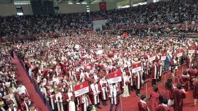 Hitit &Uuml;niversitesi&rsquo;nde mezuniyet coşkusu
