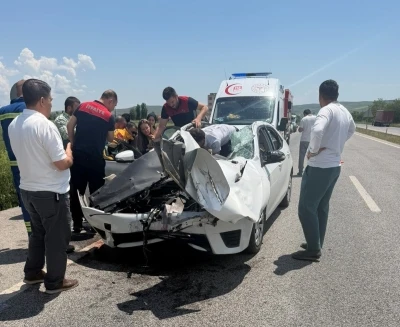 Hızlı Tren Kavşağı&rsquo;nda kaza: 2 yaralı

