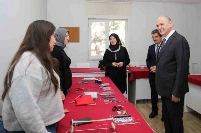 Hobiden ekonomik &ouml;zg&uuml;rl&uuml;ğe

