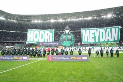 Hodri Meydan&rsquo;dan Beşiktaş ma&ccedil;ına &ouml;zel koreografi
