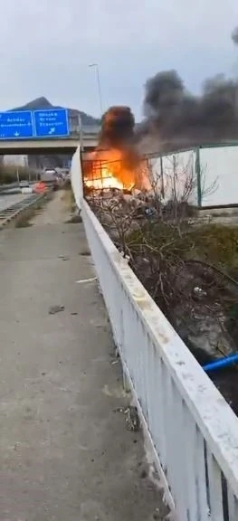 Hopa&rsquo;da şantiyede &ccedil;ıkan yangın korkuttu
