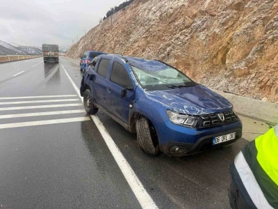 Hurdaya d&ouml;nen ara&ccedil;ta şans eseri kazayı yaralı atlattı
