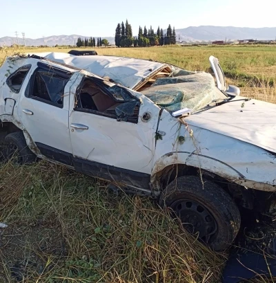 Hurdaya dönen araçtan sağ çıktı

