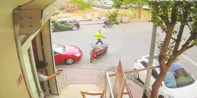 Husumetlilerin oturduğu kıraathaneye pompalı tüfekle ateş açtı
