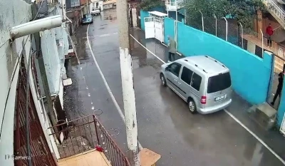 Husumetlisini ezerek öldürmeye çalıştı
