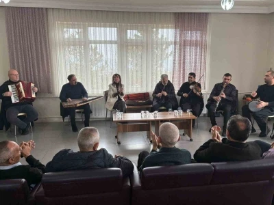 Huzurevi sakinlerine y&ouml;nelik anlamlı konser
