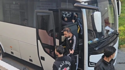 İBB&rsquo;ye y&ouml;nelik son dalga operasyonunda g&ouml;zaltına alınan 12 kişi sağlık kontrol&uuml;nden ge&ccedil;irildi
