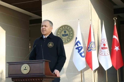 İ&ccedil;işleri Bakanı Yerlikaya: "İzmir merkezli 14 ilde d&uuml;zenlenen &lsquo;Narkokpan İzmir&rsquo; operasyonunda 641 sokak satıcısı g&ouml;zaltına alındı"
