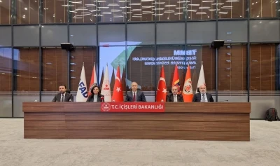 İ&ccedil;işleri Bakanı Yerlikaya, Su&ccedil;a S&uuml;r&uuml;klenen &Ccedil;ocuklara İlişkin Araştırma Komisyonu &uuml;yeleriyle bir araya geldi
