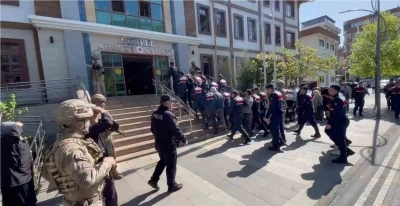 İ&ccedil;işleri Bakanlığından 34 il merkezli &lsquo;Nitelikli Dolandırıcılık ve Yasa Dışı Bahis&rsquo; operasyonu
