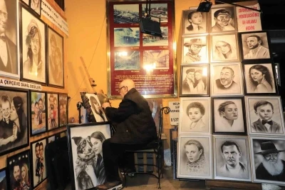 İflasla kapanan ticaret kapısı sanatla yeniden a&ccedil;ıldı
