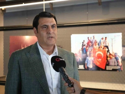 İHA&rsquo;nın 15 Temmuz sergisini gezen Başkan Yılmaz: "O g&uuml;n İHA da en az T&uuml;rk milleti gibi cesurca hareket etti"
