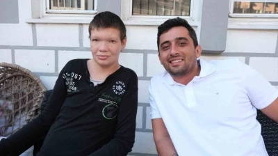 İHA’nın haberi ses getirdi: Cam kemik hastası genç, akülü sandalyesine kavuştu
