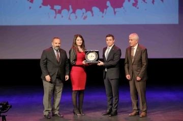 İHA&rsquo;ya araştırma haber dalında &ouml;d&uuml;l
