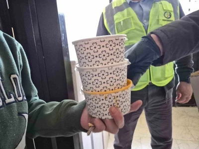 İhtiya&ccedil; sahibi vatandaşlar hayırseverlerin katkısıyla iftar yapıyor
