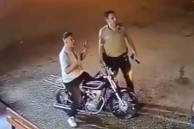 İki genç, bekçilerden böyle kaçtı
