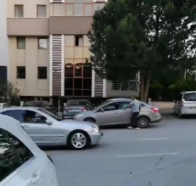 İki kadına kurşun yağdıran ş&uuml;phelinin ka&ccedil;ış anları ortaya &ccedil;ıktı
