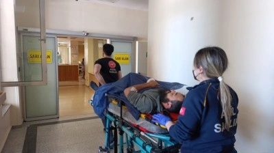 İki motosiklet &ccedil;arpıştı: 1&rsquo;i ağır 2 yaralı