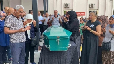 İkiz annesi hastane personeli hastalığa yenik düştü
