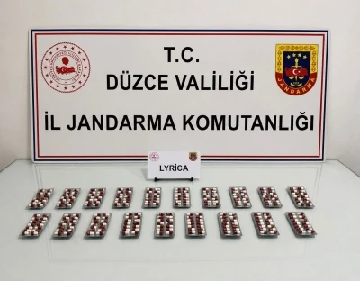 İl dışından D&uuml;zce&rsquo;ye uyuşturucu sevkiyatına jandarma engeli
