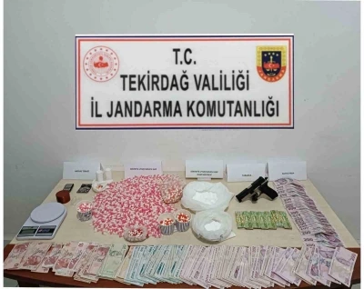 İlaç fabrikasından çaldığı ham maddeyle uyuşturucu üreten 4 kişi tutuklandı
