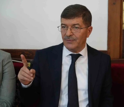 İlahiyat&ccedil;ı profes&ouml;r: "Eşcinsel evlilikler, ailenin temeline konulan b&uuml;y&uuml;k dinamitlerdir"
